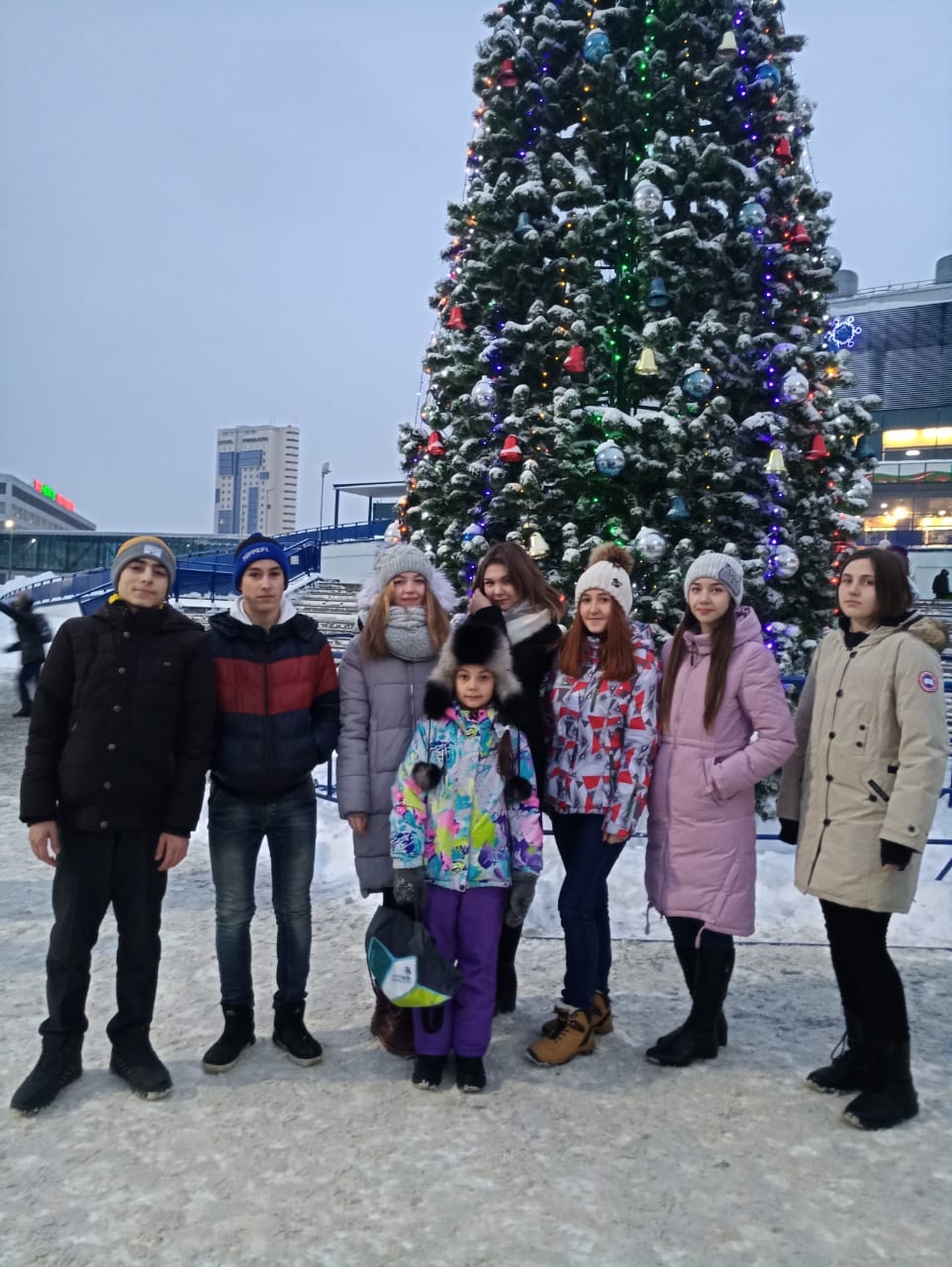 Певица Елка Новогодняя Певица Елка Новогодняя