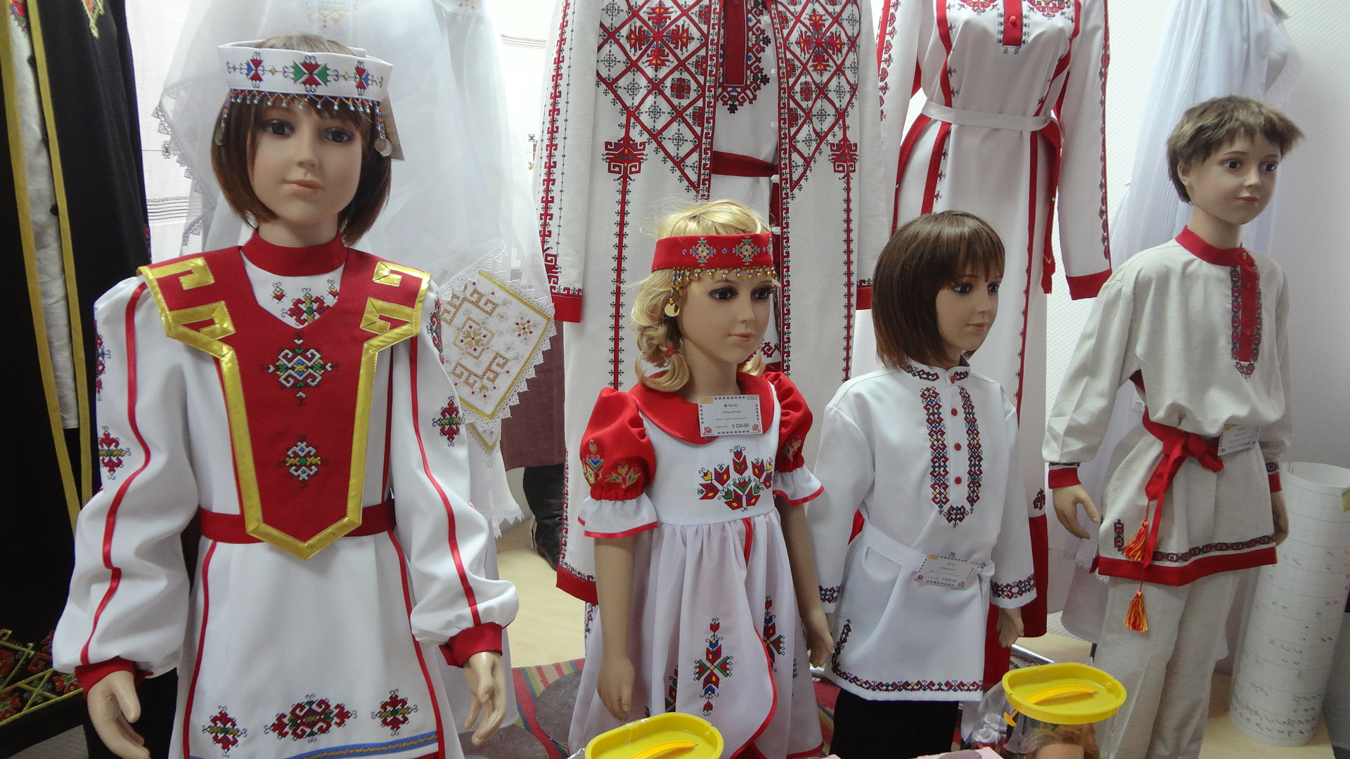 Чувашский национальный костюм детский