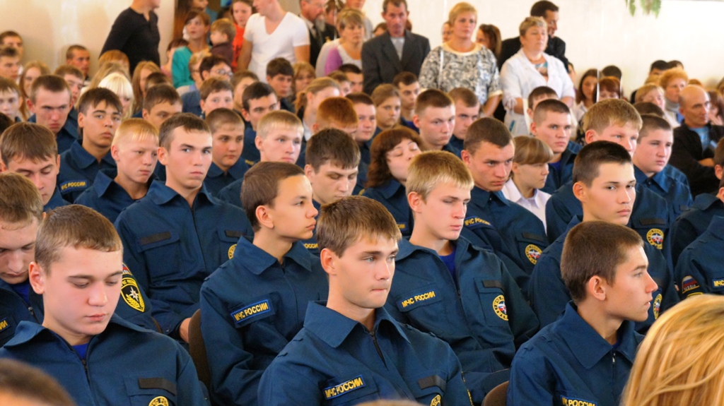 Московская область колледжи после 9 мчс. Форма МЧС колледж. Училище МЧС. Студенты МЧС. Форма студентов МЧС.