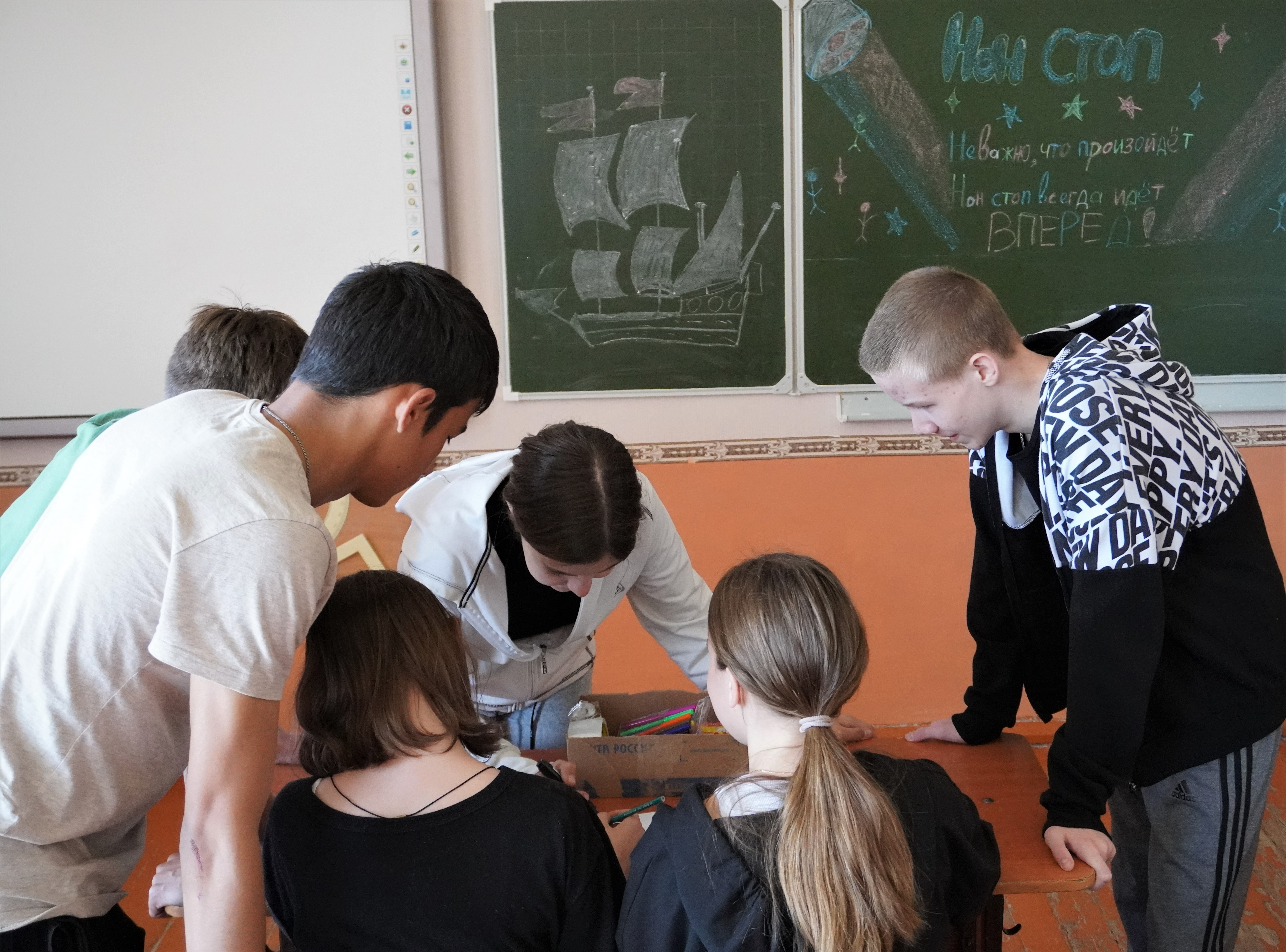 Лагерь труда и отдыха «Трудовой десант» продолжает свою деятельность |  05.06.2023 | Тетюши - БезФормата