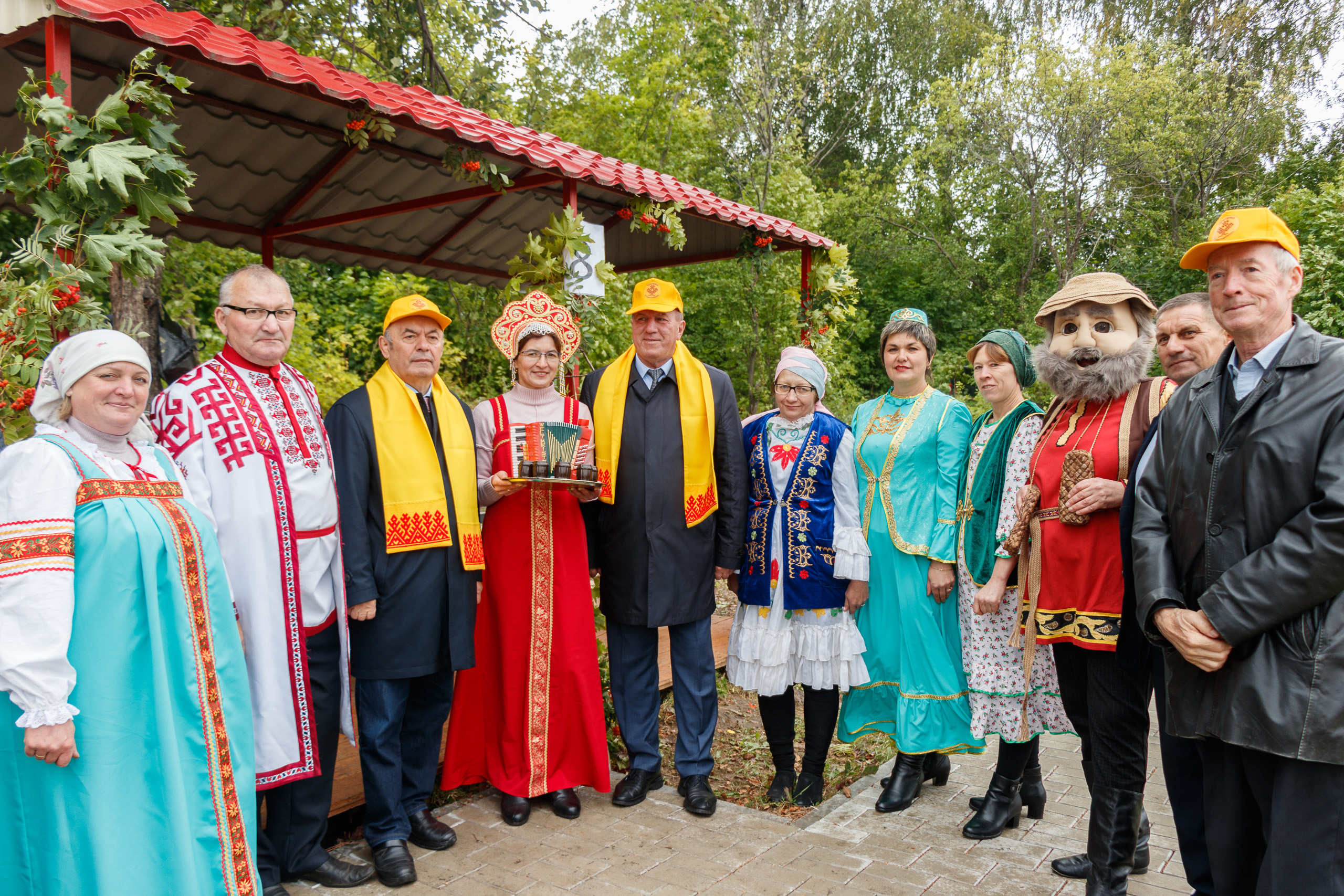 Чуклеме что это за праздник. Чуклеме Чувашский праздник. Праздник урожая Чувашия. Народные Наряды Чувашии. Костюмы и праздники чувашей.